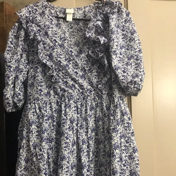 H&M | Dresses | H And M Dress Sz Medium Worn Once